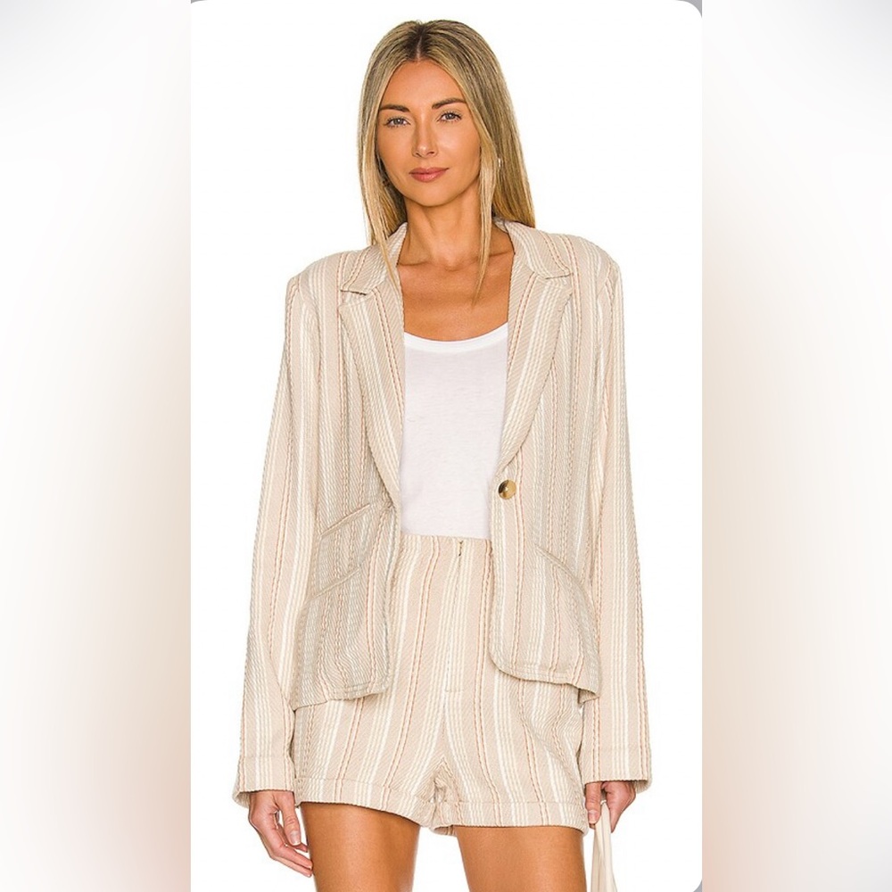 Amuse Society Mateo Woven Jacket and Matching Shorts In Grey Mist